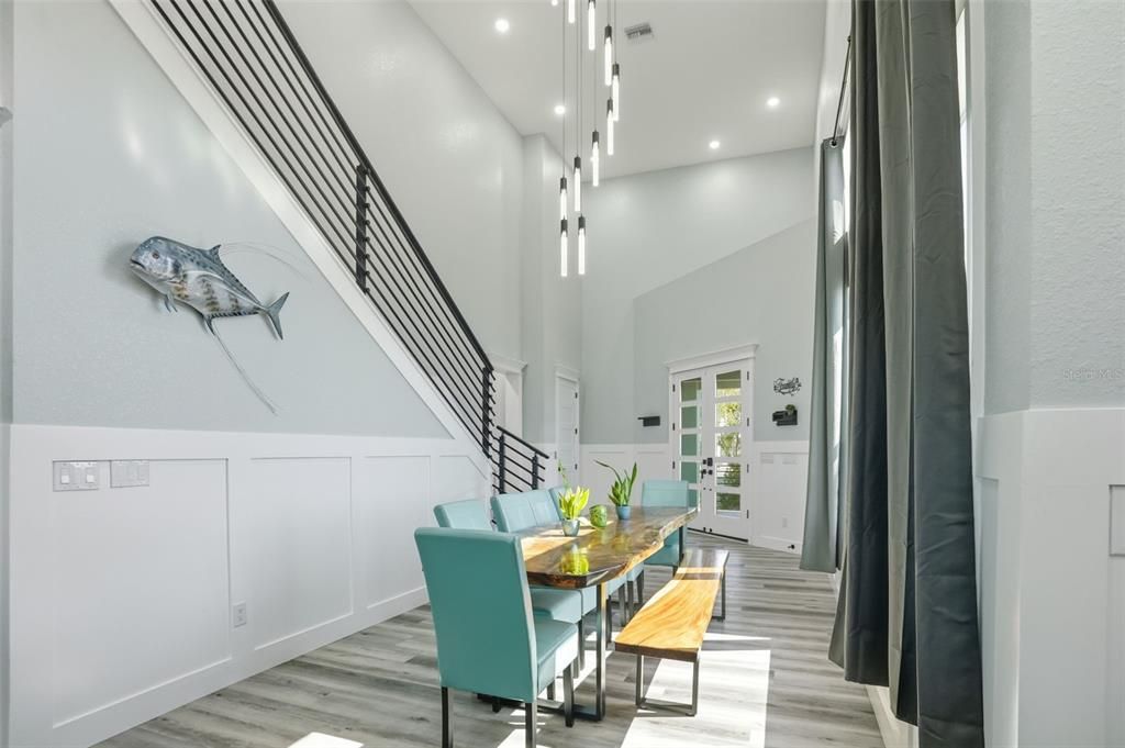 Interior, Pendant Lights, Recessed Lighting, Wood Texture Flooring