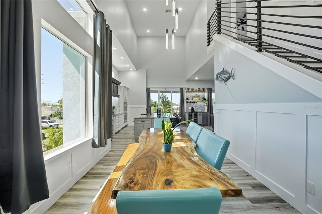 Dining room, Interior, Kitchen, Pendant Lights, Recessed Lighting, Wood Texture Flooring