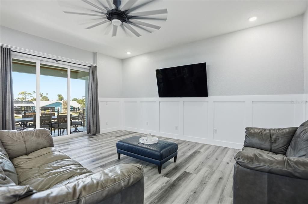 Interior, Living room, Recessed Lighting, Water, Wood Texture Flooring