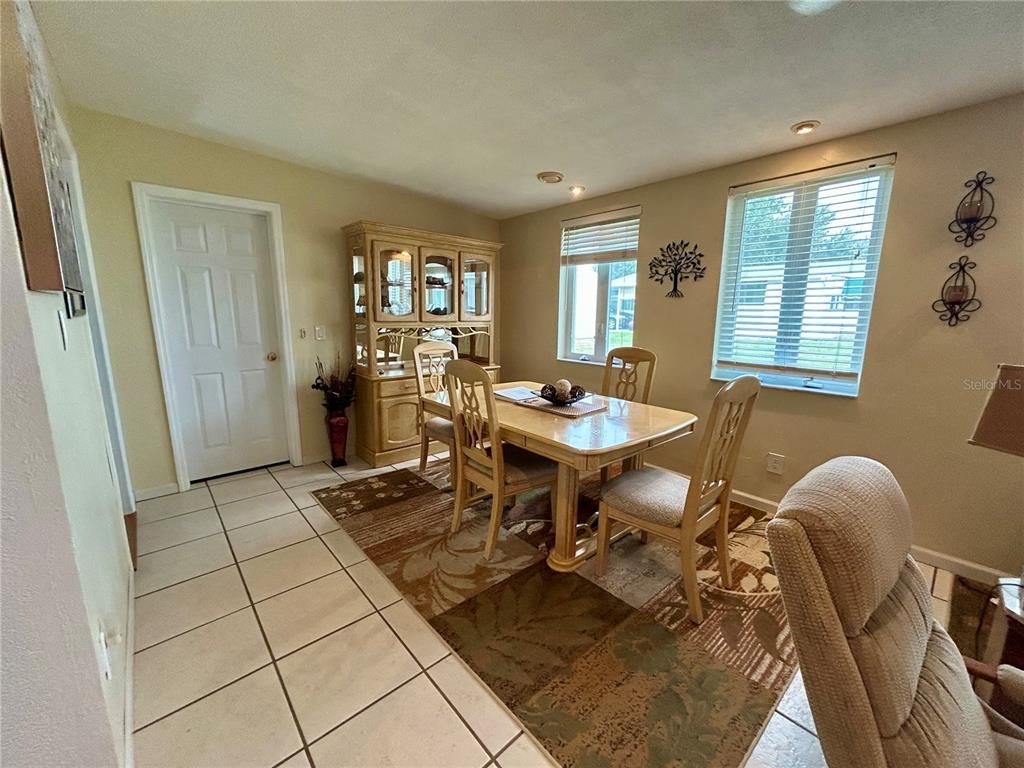 Dining room, Interior, Recessed Lighting