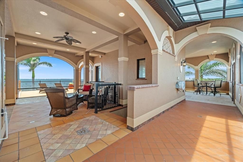 Exterior, Recessed Lighting, Water