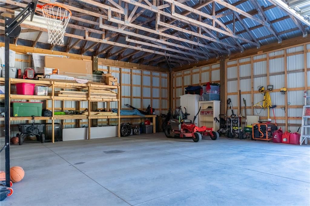Garage, Interior, Wooden Beams