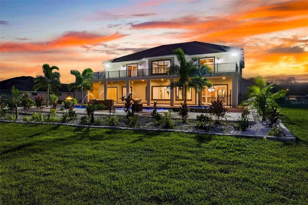 Backyard, Exterior, Facade, Modern