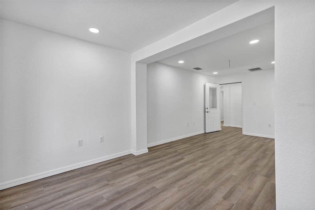 Empty room, Interior, Recessed Lighting, Wood Texture Flooring