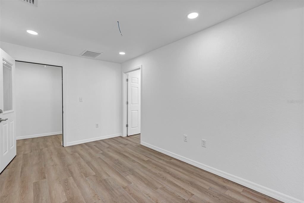Empty room, Interior, Recessed Lighting, Wood Texture Flooring