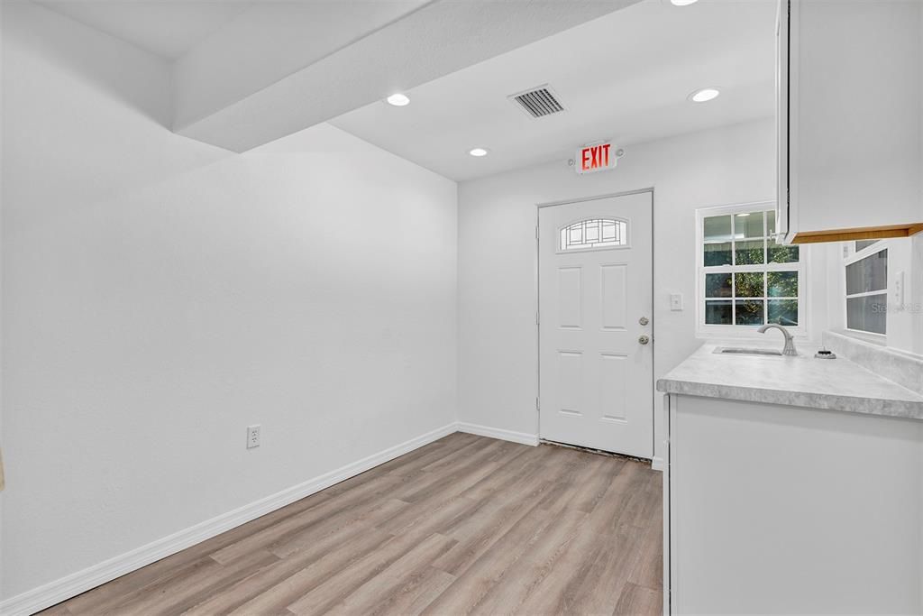 Interior, Recessed Lighting, Wood Texture Flooring