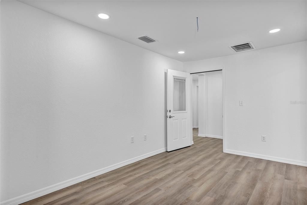 Empty room, Interior, Recessed Lighting, Wood Texture Flooring