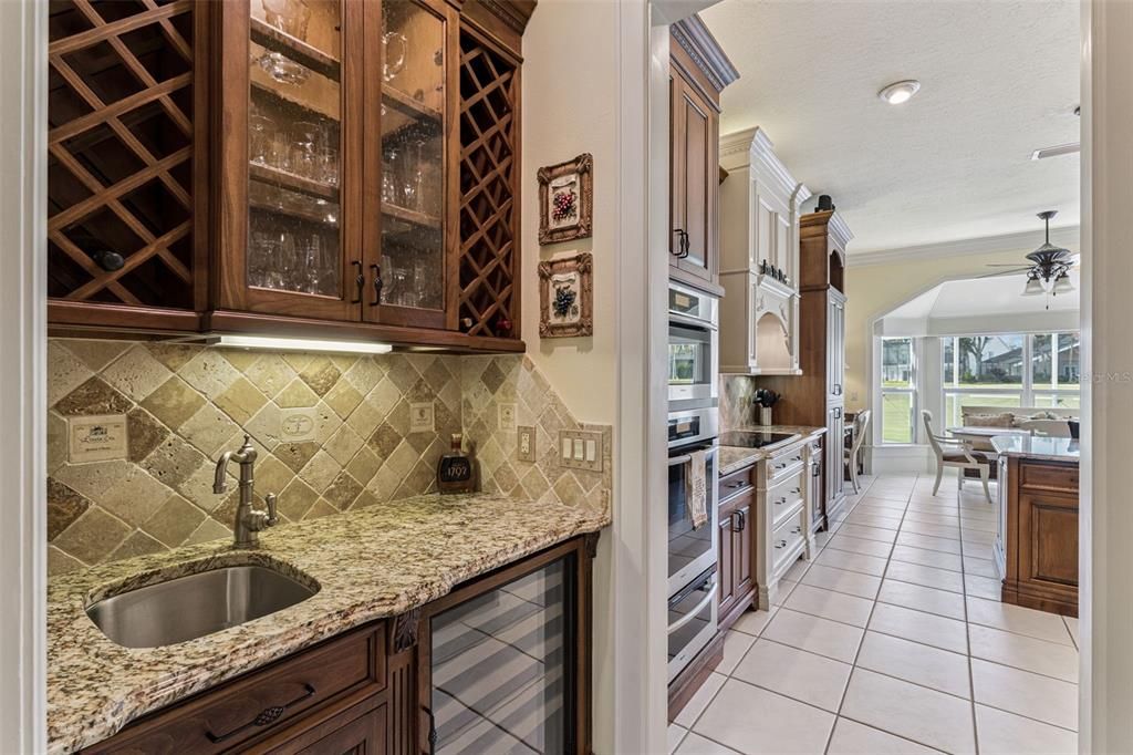 Dining room, Interior, Kitchen, Recessed Lighting