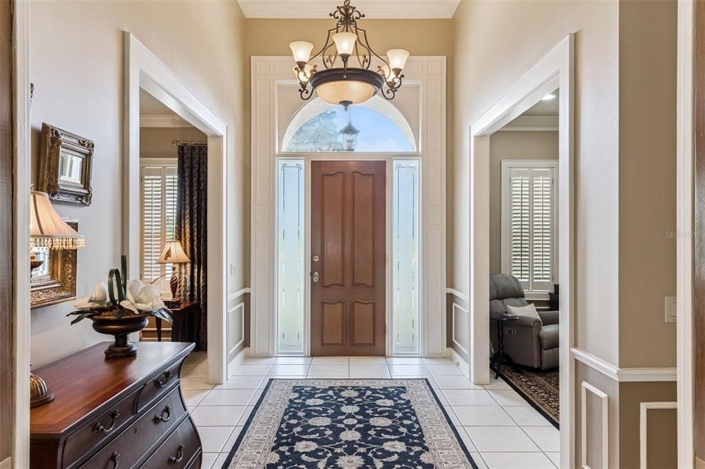 Chandelier, Interior