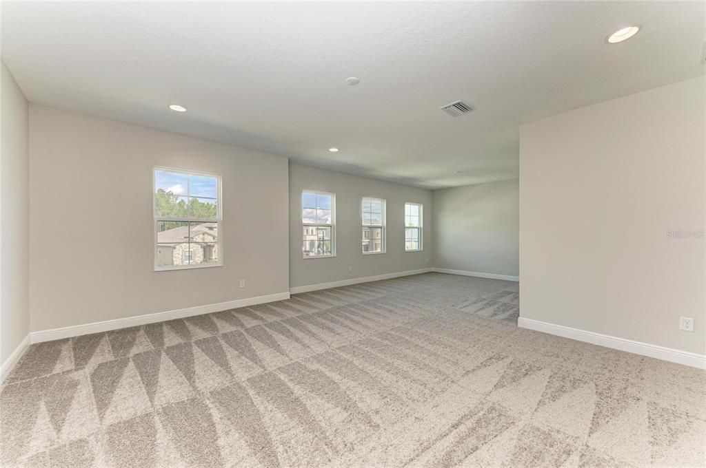 Empty room, Interior, Recessed Lighting