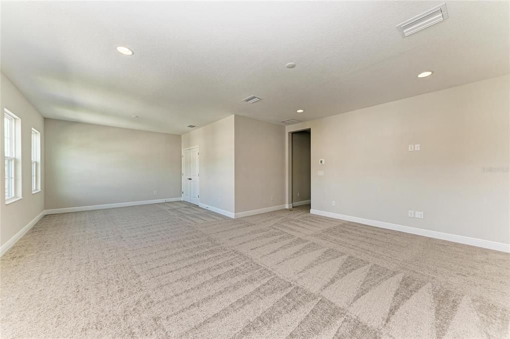 Empty room, Interior, Recessed Lighting