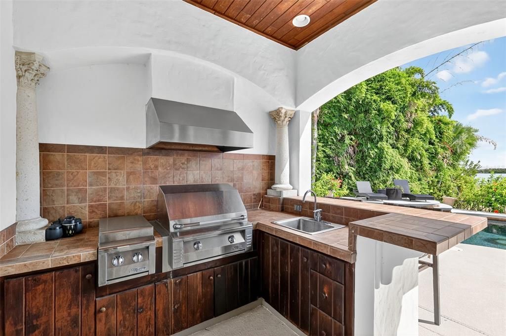 Exterior, Outdoor Kitchen