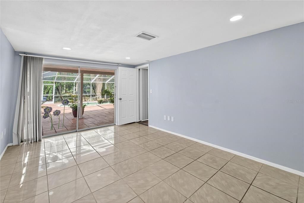 Empty room, Interior, Recessed Lighting