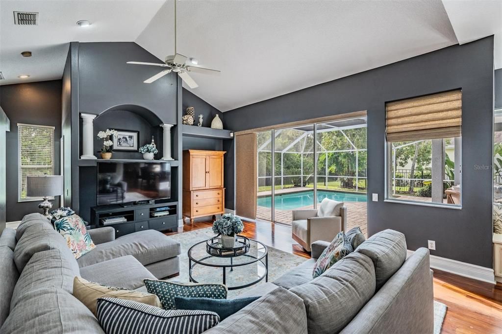 Interior, Living room, Recessed Lighting, Wood Texture Flooring