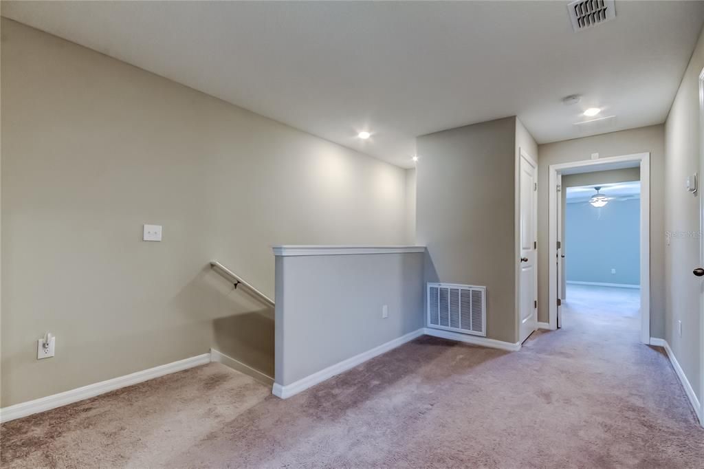 Empty room, Interior, Recessed Lighting