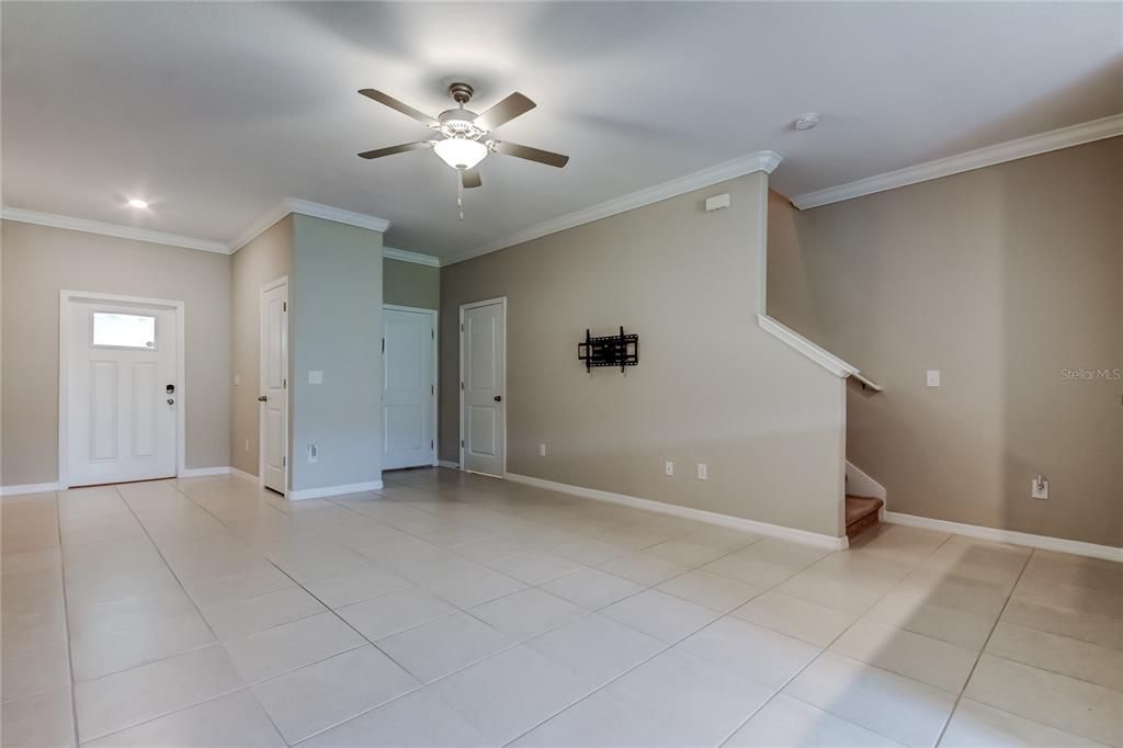 Empty room, Interior, Recessed Lighting
