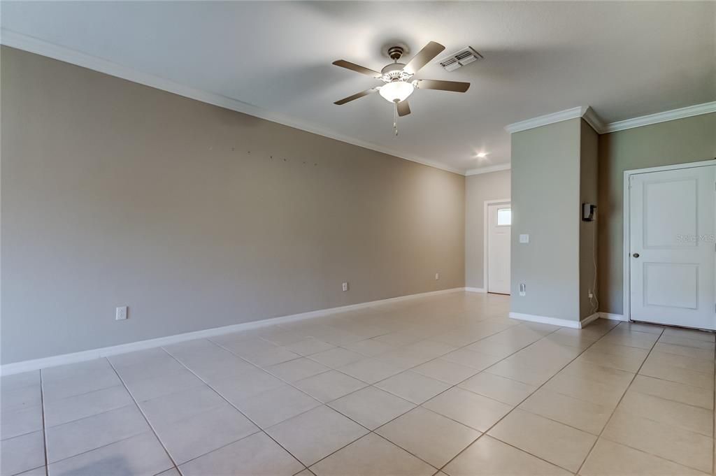 Empty room, Interior, Recessed Lighting