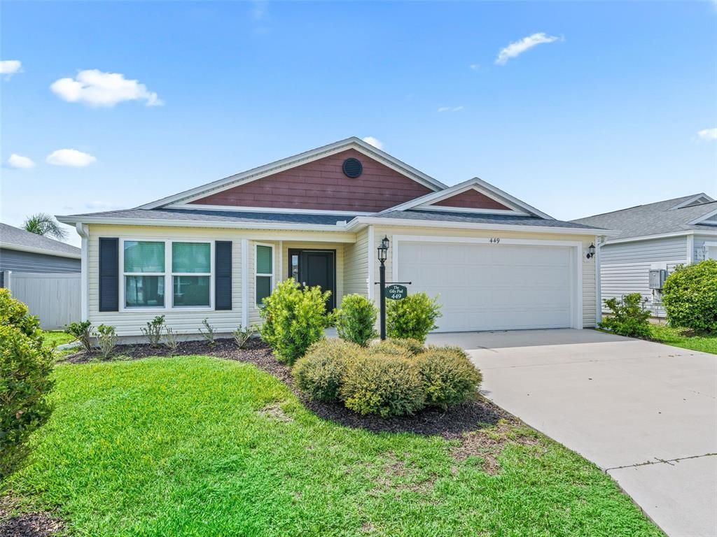 Attached, Exterior, Facade, Ranch