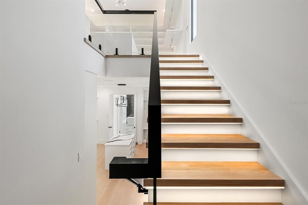 Interior, Recessed Lighting, Wood Texture Flooring