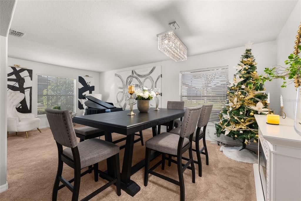 Chandelier, Dining room, Interior, Piano