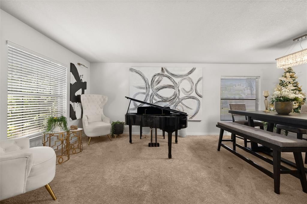 Chandelier, Dining room, Interior, Piano