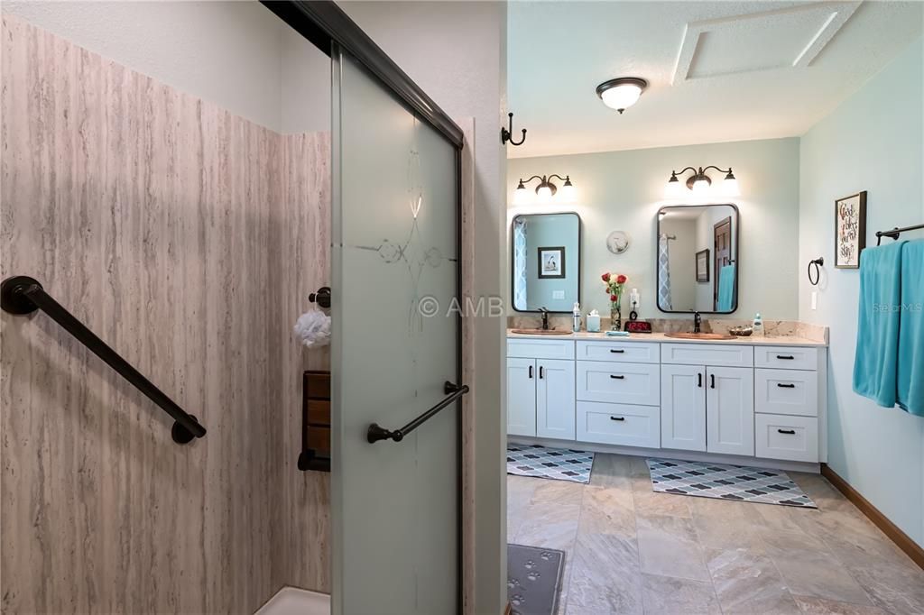 Bathroom, Dual Sink Vanities, Interior