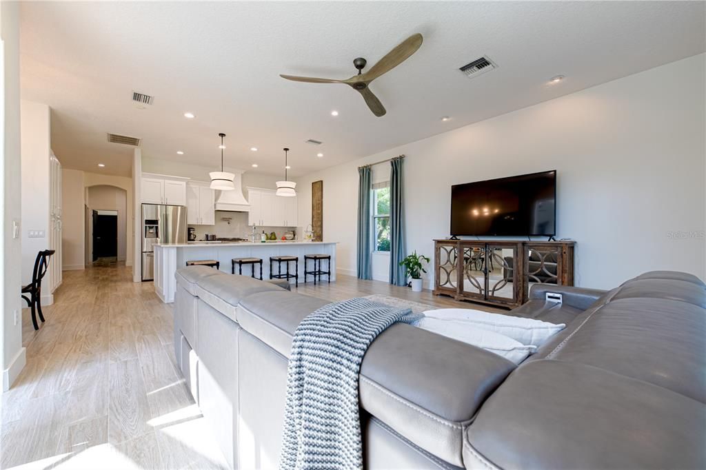 Interior, Kitchen, Living room, Pendant Lights, Recessed Lighting, Stainless Steel Appliances