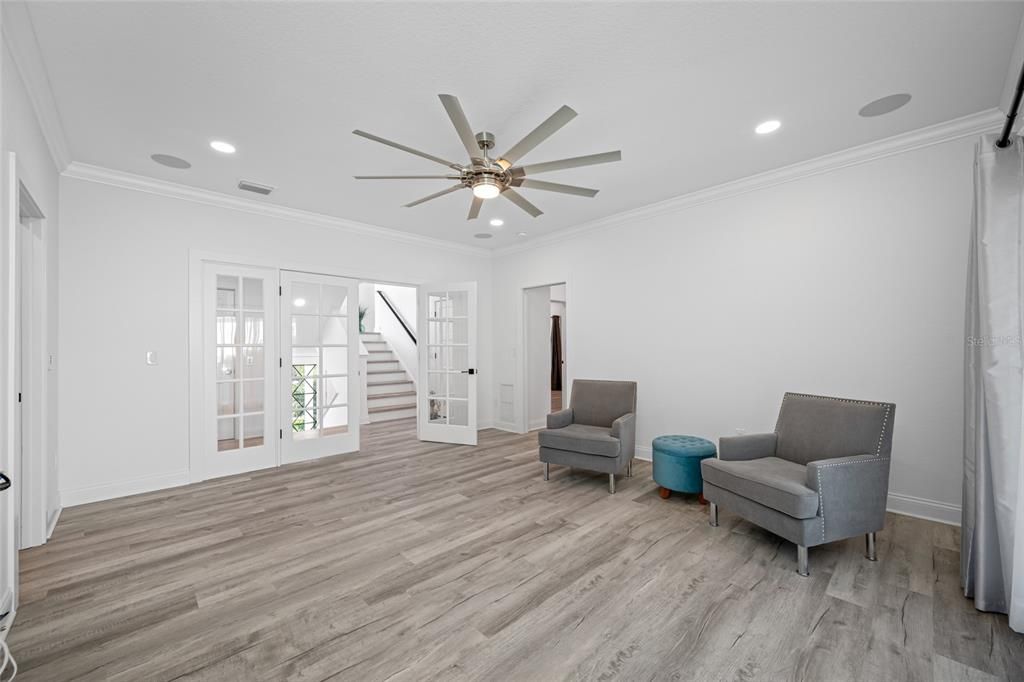 Interior, Recessed Lighting, Wood Texture Flooring