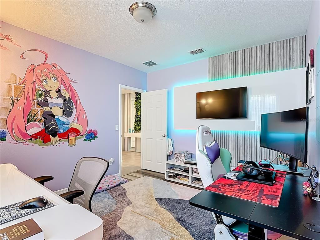 Home Office, Interior