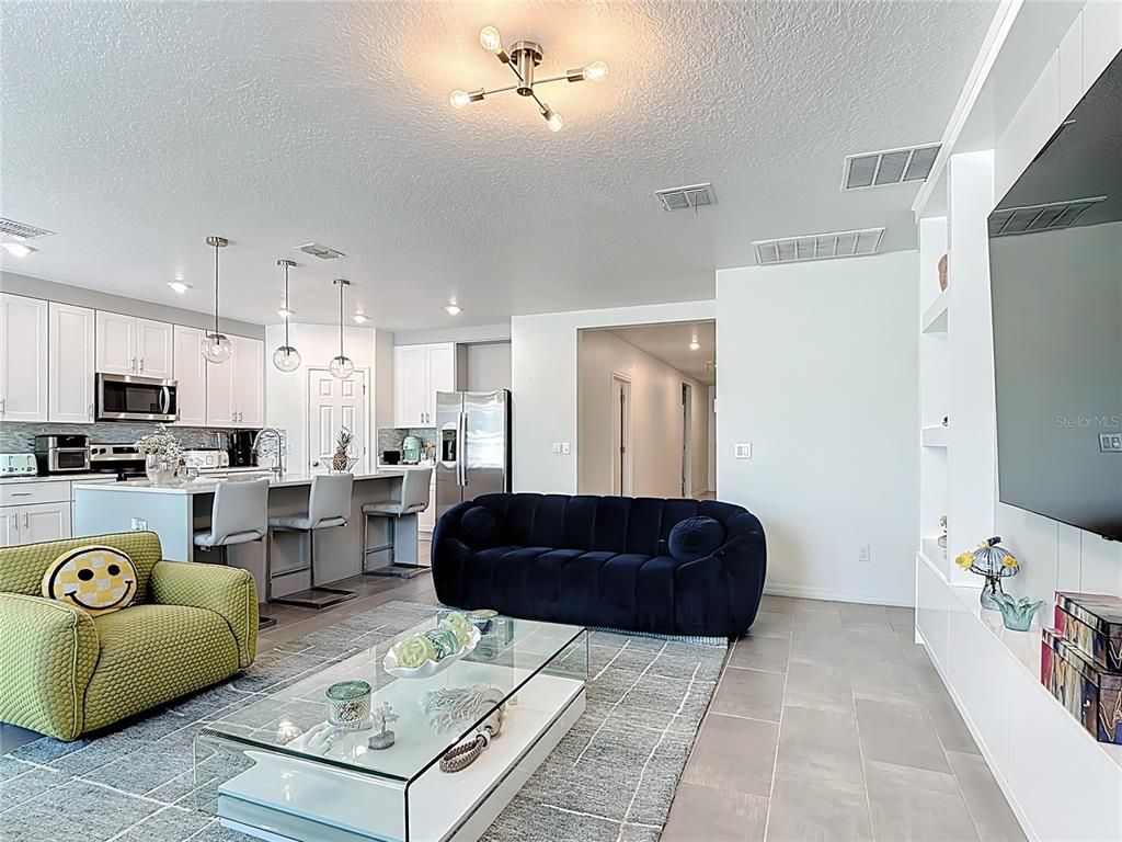 Interior, Kitchen, Living room, Pendant Lights, Recessed Lighting, Stainless Steel Appliances