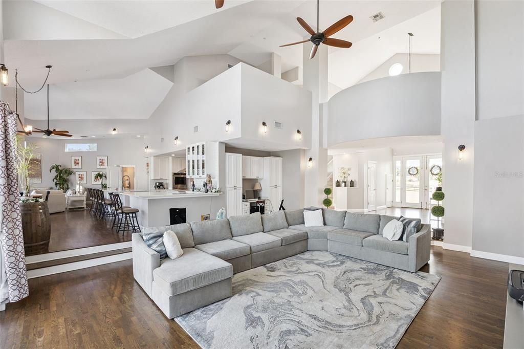 Dining room, Interior, Kitchen, Living room, Pendant Lights, Recessed Lighting, Stainless Steel Appliances, Wood Texture Flooring