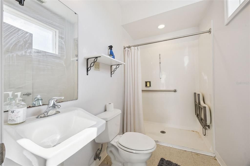 Bathroom, Interior, Recessed Lighting