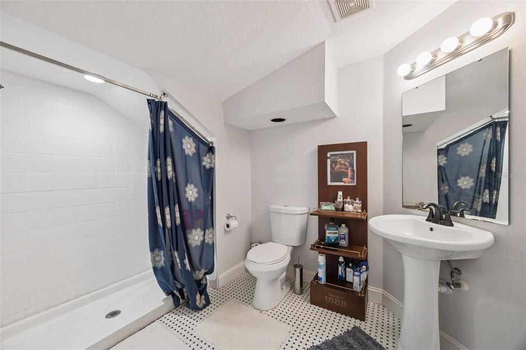 Bathroom, Interior, Recessed Lighting