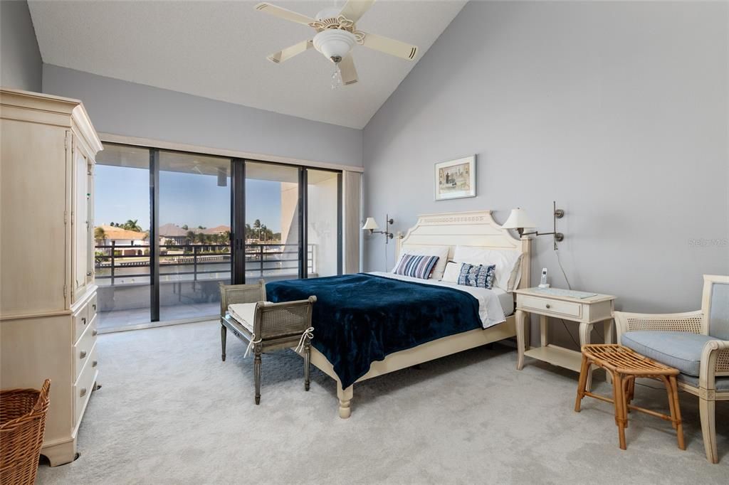 Bedroom, Interior, Water