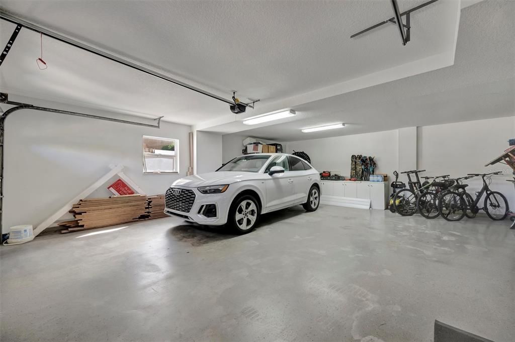 Garage, Interior