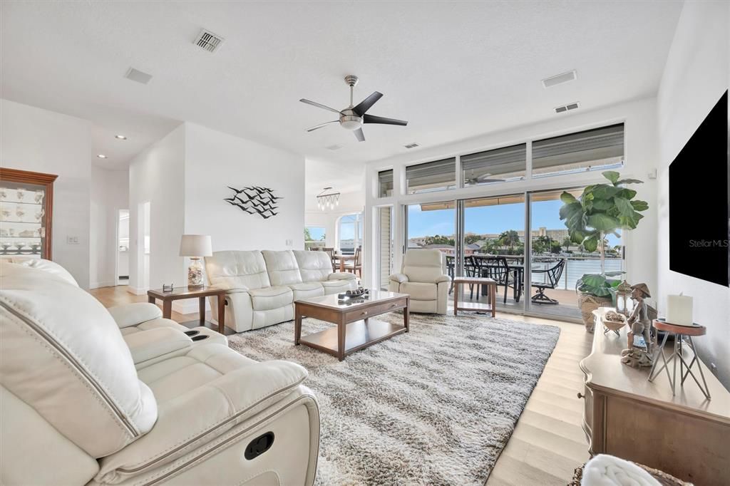 Interior, Living room, Recessed Lighting, Water, Wood Texture Flooring