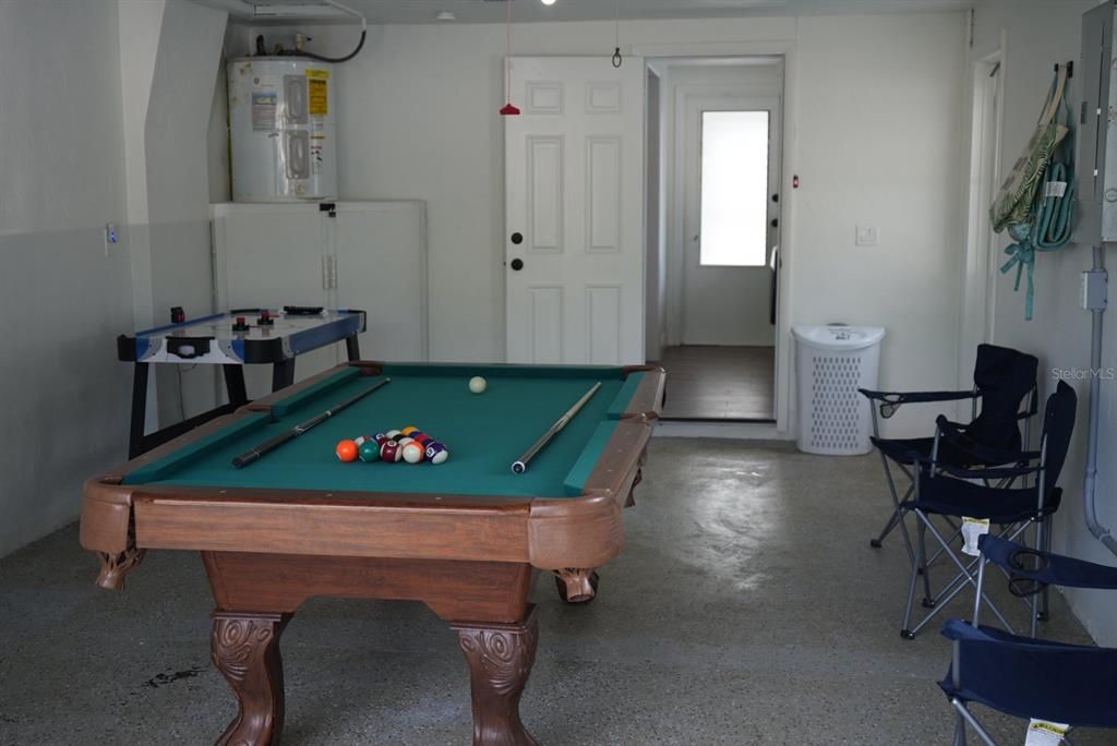 Billiard Table, Game Room, Interior