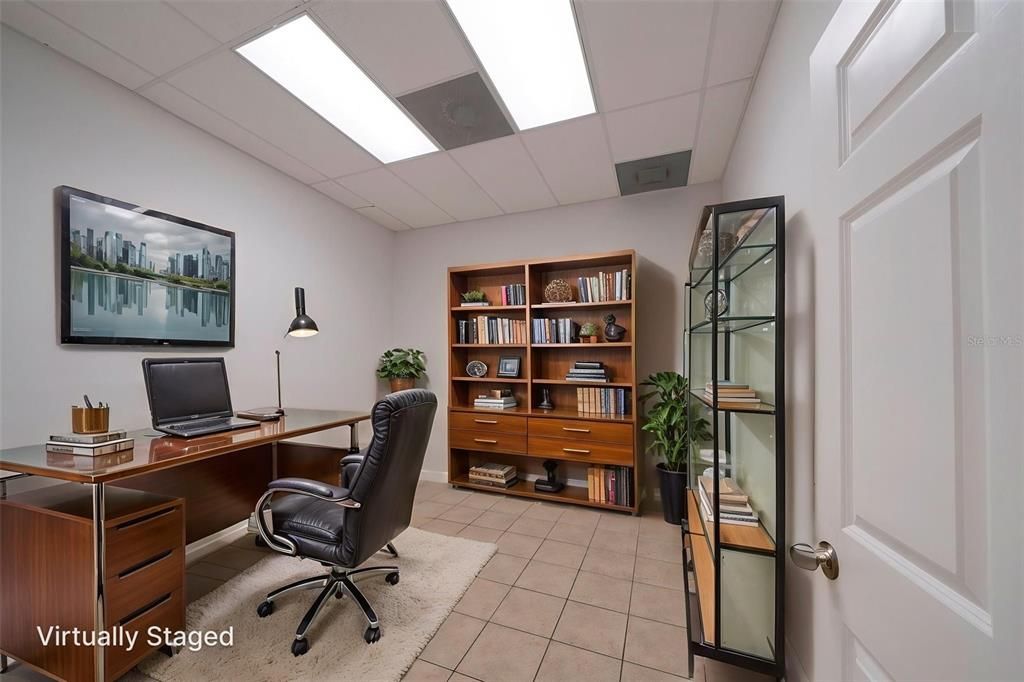 Home Office, Interior