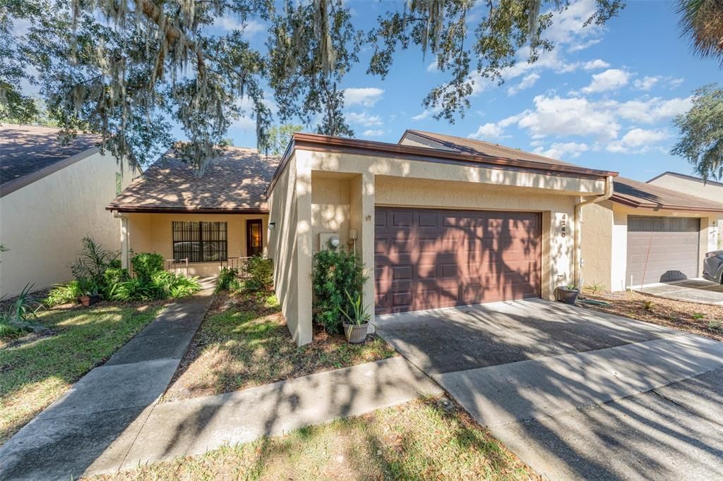 Attached, Exterior, Facade, Modern