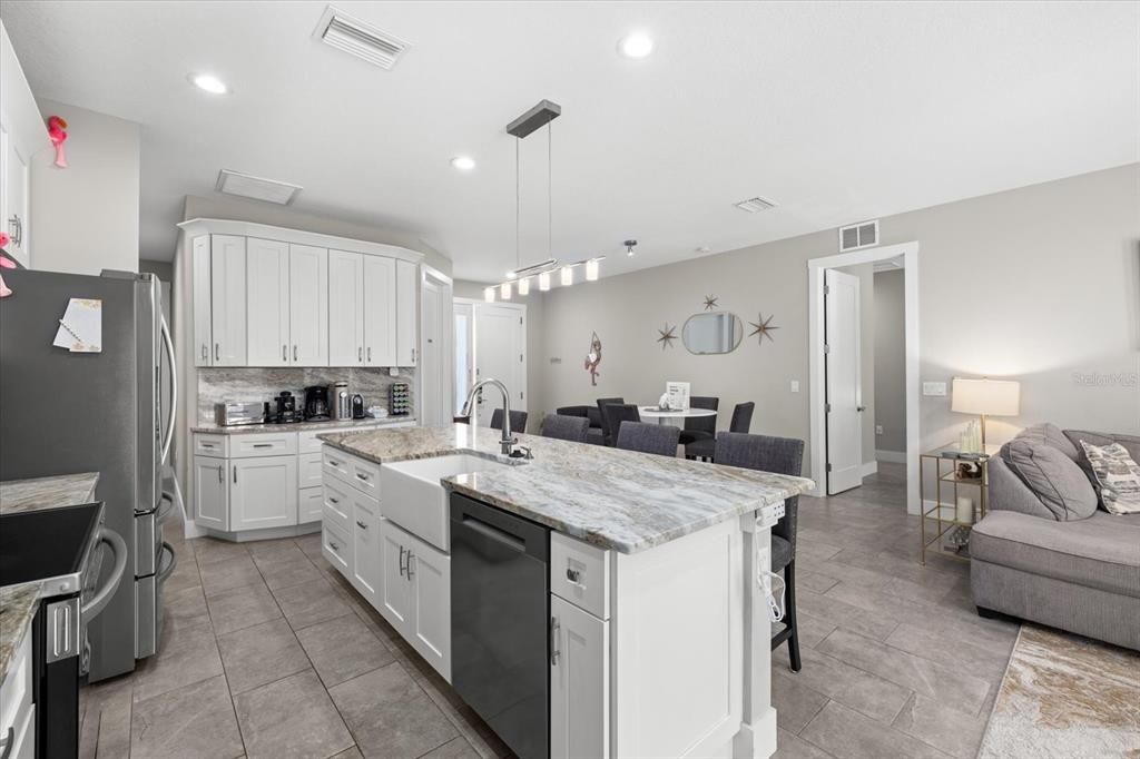Dining room, Interior, Kitchen, Pendant Lights, Recessed Lighting, Stainless Steel Appliances