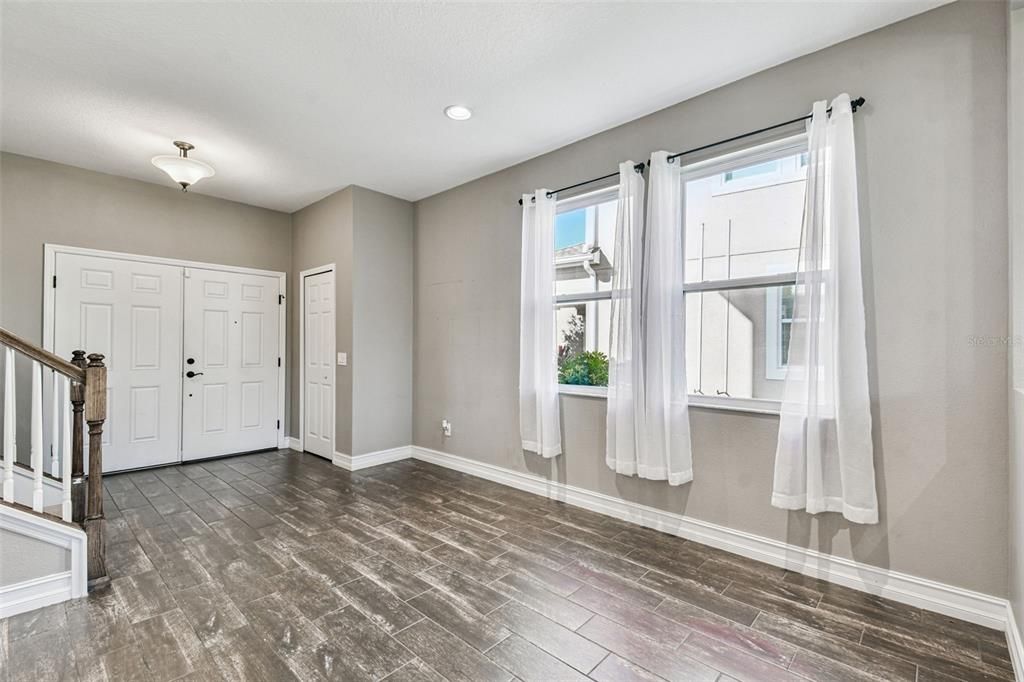 Empty room, Interior, Recessed Lighting, Wood Texture Flooring