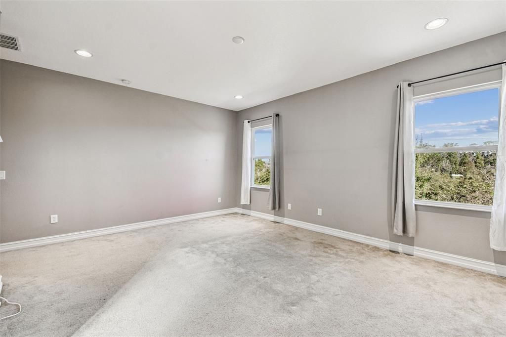 Empty room, Interior, Recessed Lighting