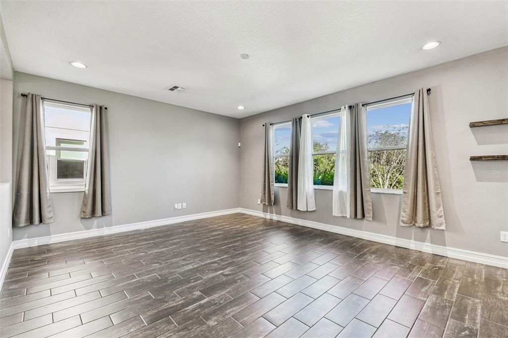 Empty room, Interior, Recessed Lighting, Wood Texture Flooring