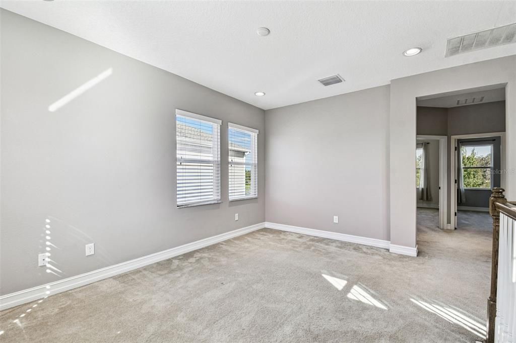 Empty room, Interior, Recessed Lighting