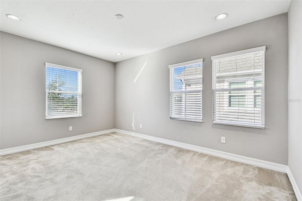 Empty room, Interior, Recessed Lighting