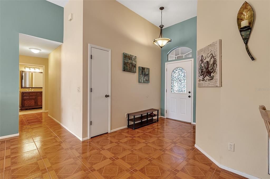 Interior, Pendant Lights, Wood Texture Flooring