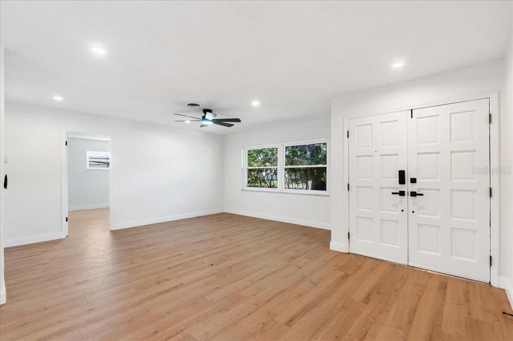 Empty room, Interior, Recessed Lighting, Wood Texture Flooring