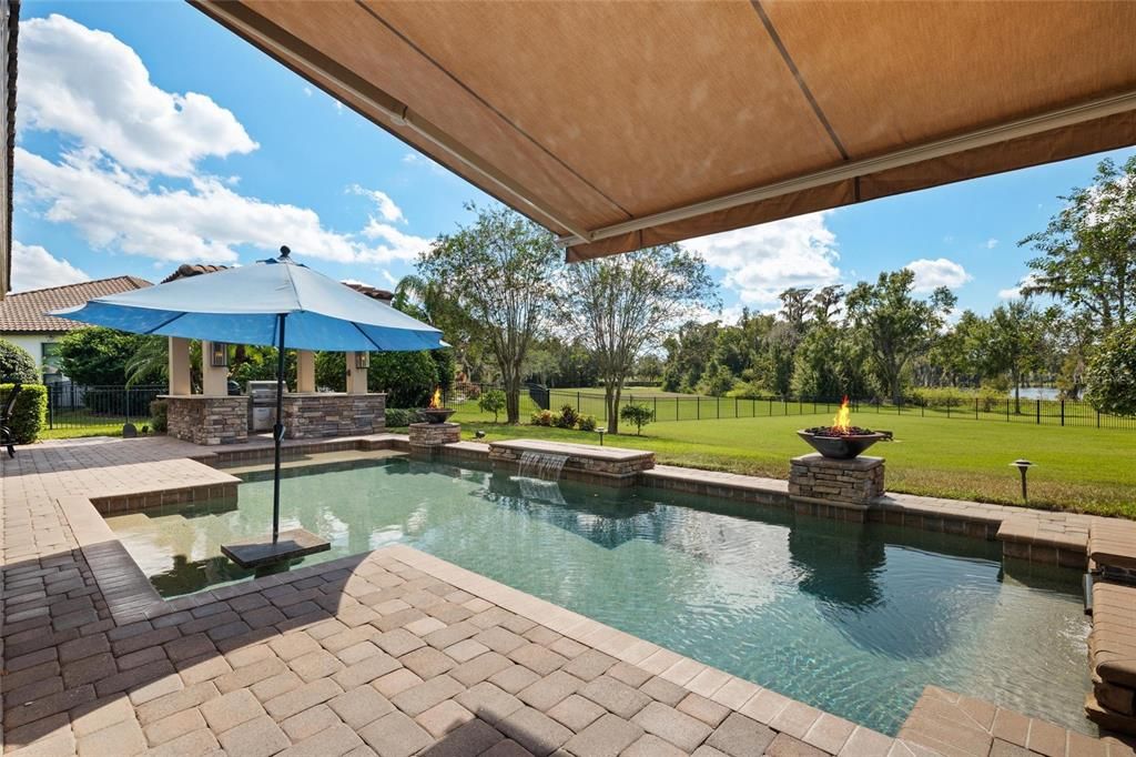 Exterior, Outdoor Kitchen, Pool