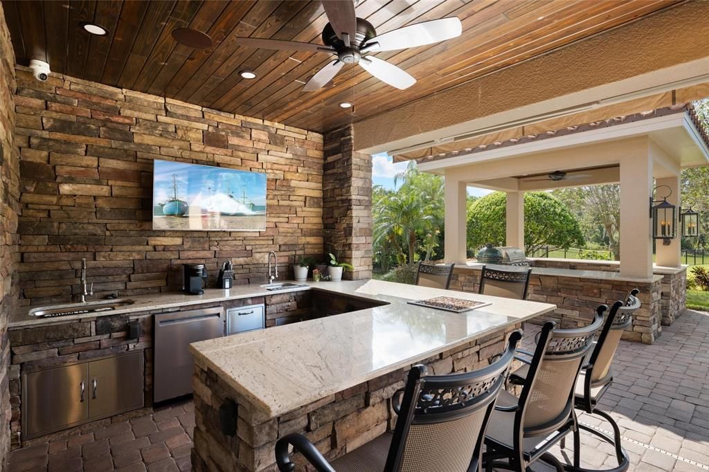 Exterior, Outdoor Kitchen