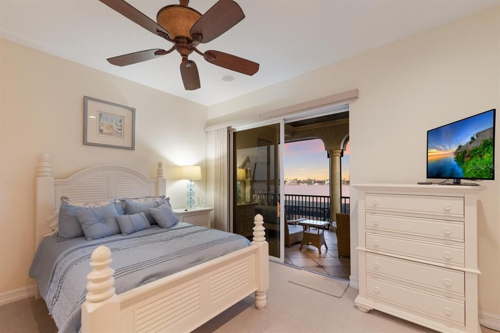 Bedroom, Interior, Water